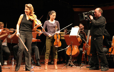 Arbeitsfoto mit Anne-Sophie Mutter